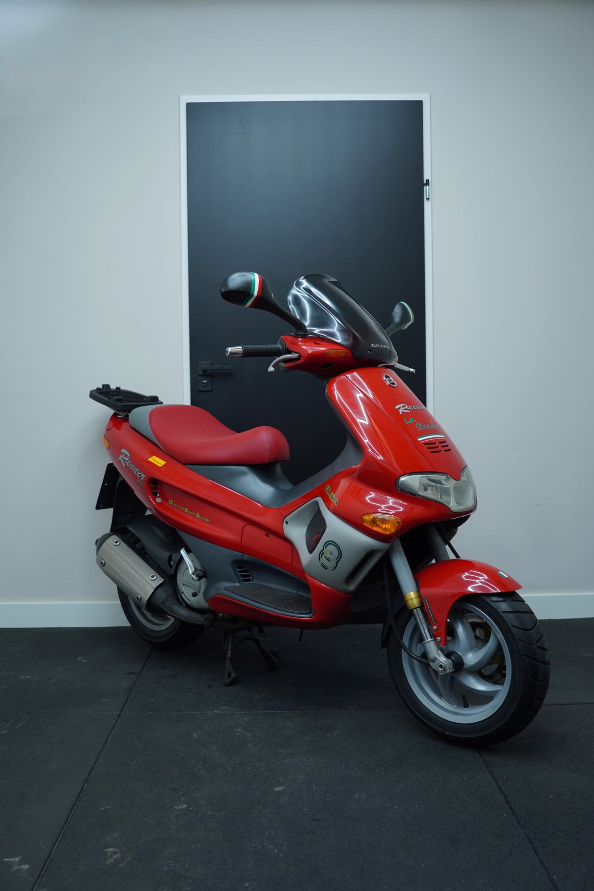 Gilera runner 125cc FX | Duitse papieren