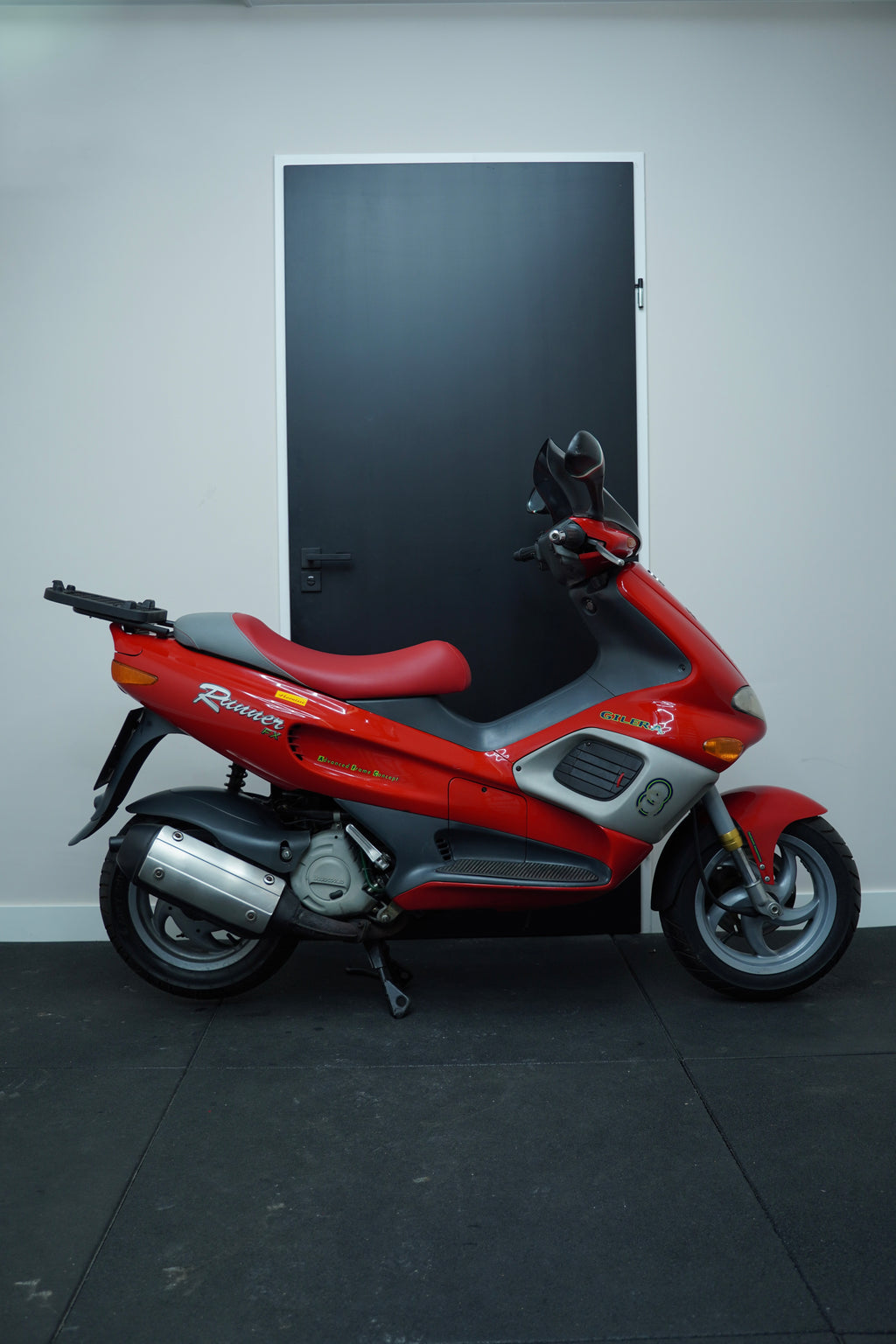 Gilera runner 125cc FX | Duitse papieren